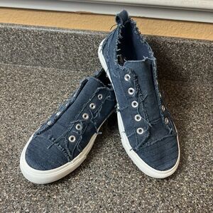 Corkys Blue Denim/Canvas Sneaker Shoes Women’s Size 7 Slip On Distressed Design